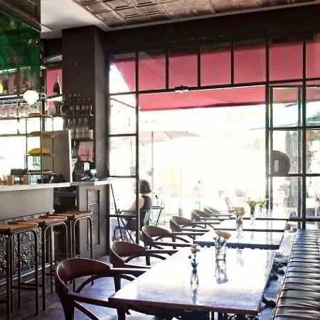 Hotell The Corner 4*