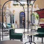 The Corner فندق