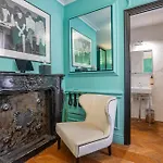 The Corner 4*