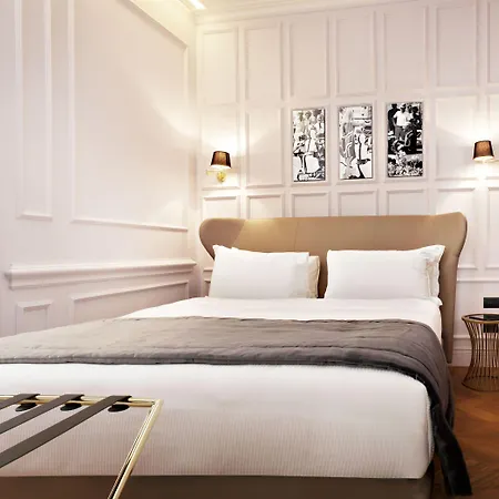 Hotel The Corner 4*